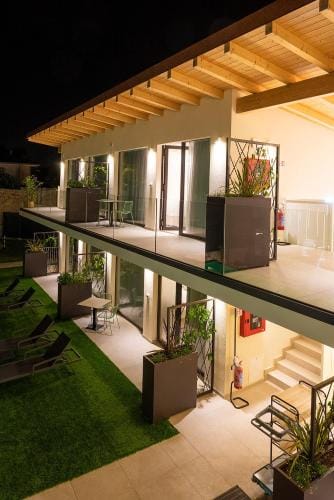 Relais Limonaia - Suites & Garden SPA Hotel in Torri del Benaco