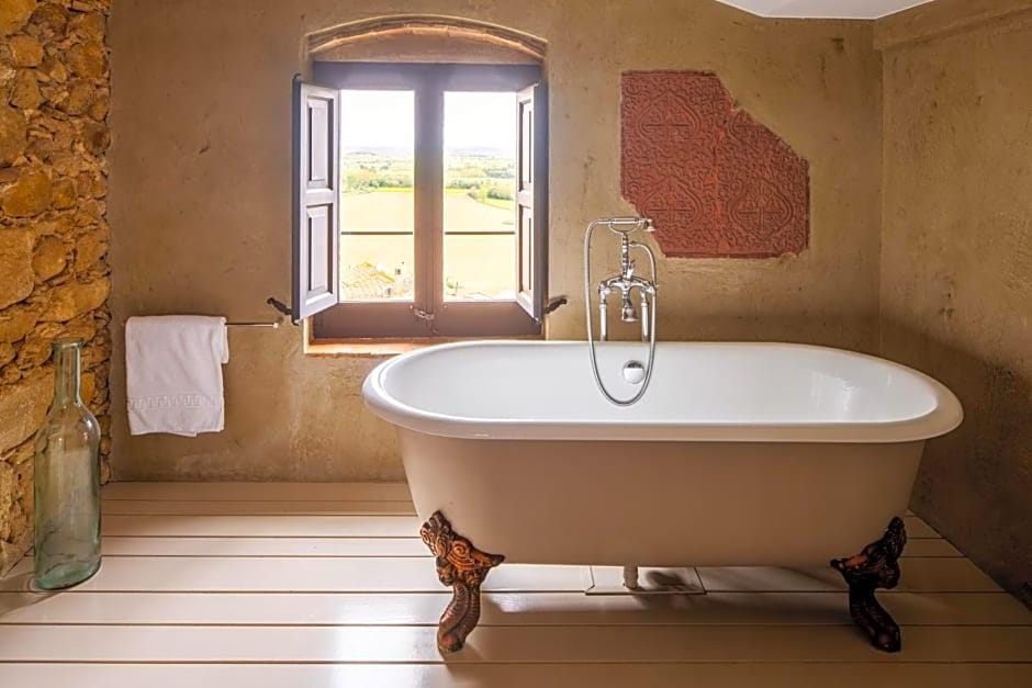 Castell d’Empordà Hotel in Baix Empordà
