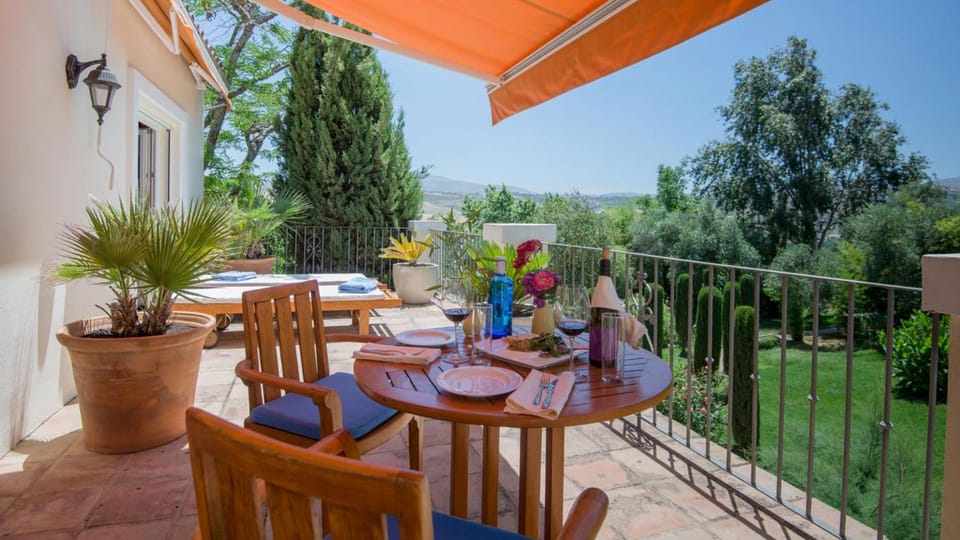 Hotel La Fuente de la Higuera Hotel in Sierra de Cádiz
