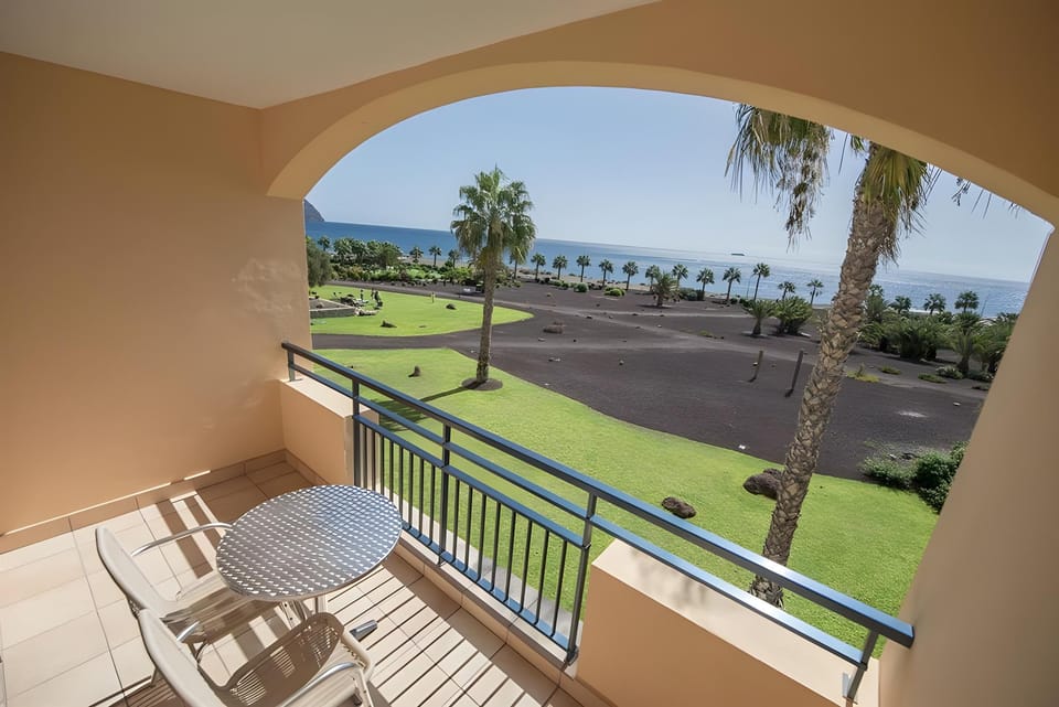 Playitas Aparthotel Hotel in Maxorata