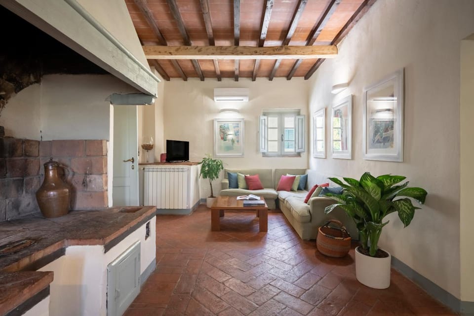 Agriturismo Fattoria Bacio Hotel in Tuscany