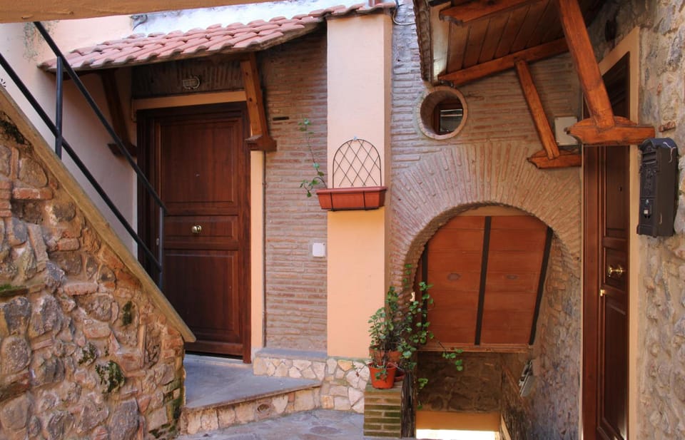 Albergo Diffuso Locanda Specchio Di Diana Hotel in Lazio