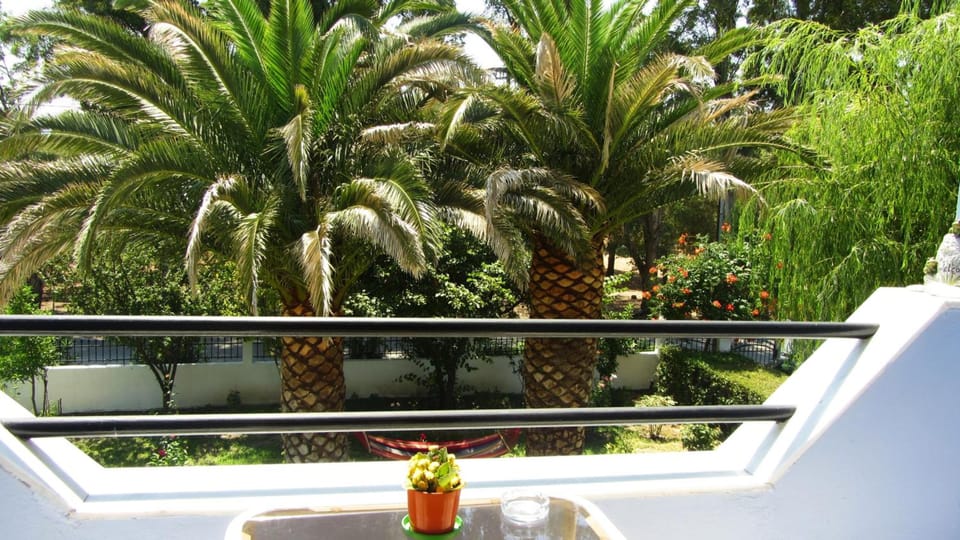 Shine Studios Hotel in Decentralized Administration of the Aegean