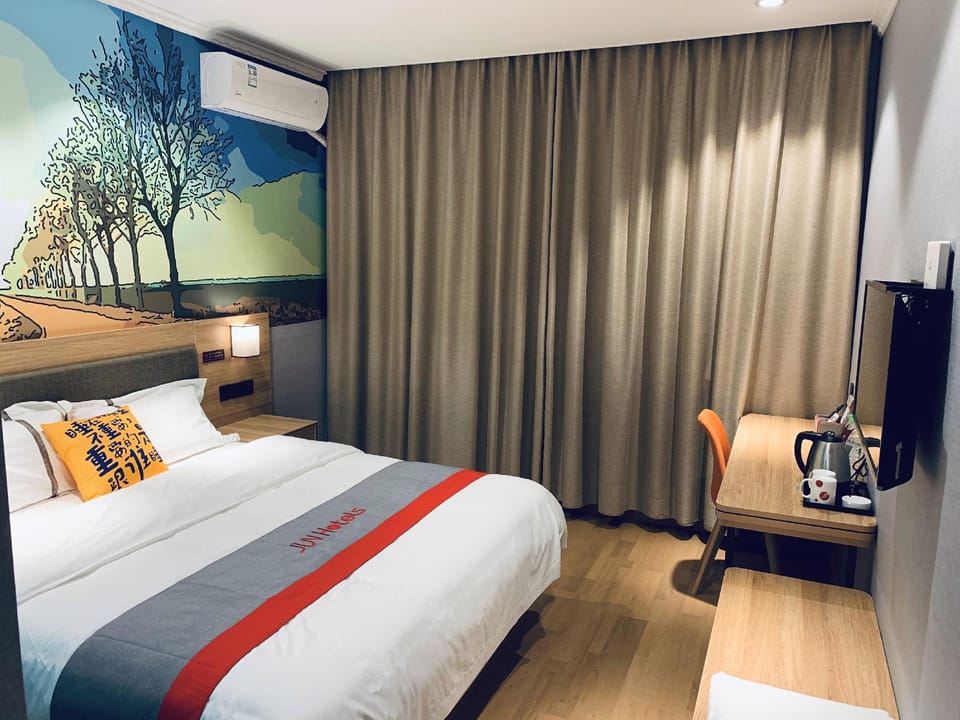 Junyi Chain Hotel (Zaozhuang Yanshan Road Wanda) Hotel in Jiangsu