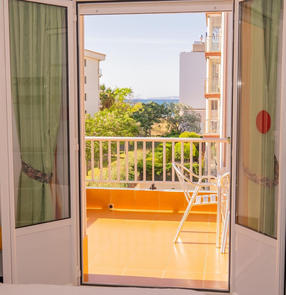 Hotel Montana by Bossh! Hotels Hotel in Roses