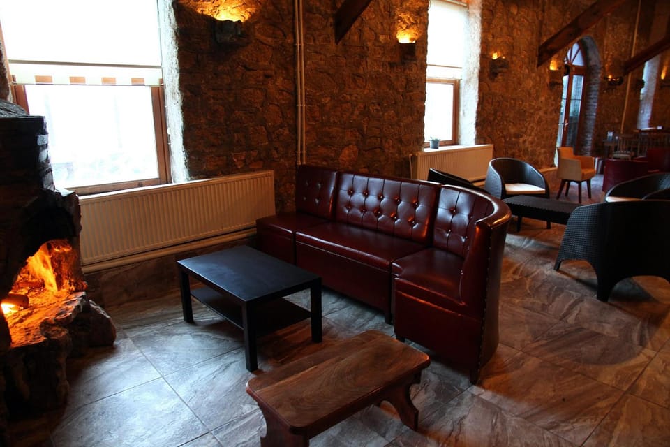 Shared lounge/TV area
