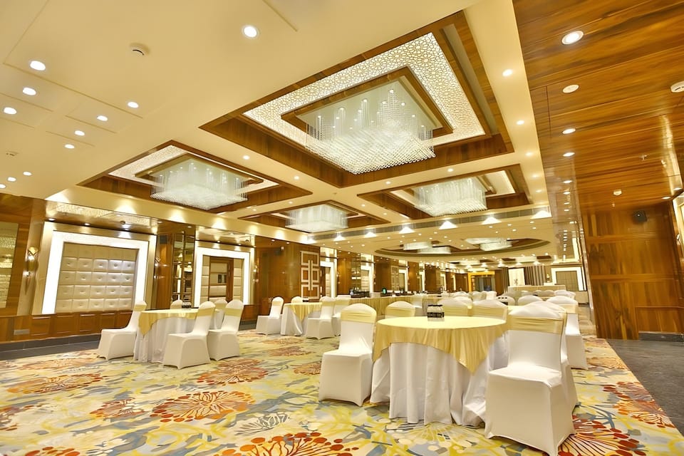 Regenta Central The Crystal Kanpur Hotel in Uttar Pradesh