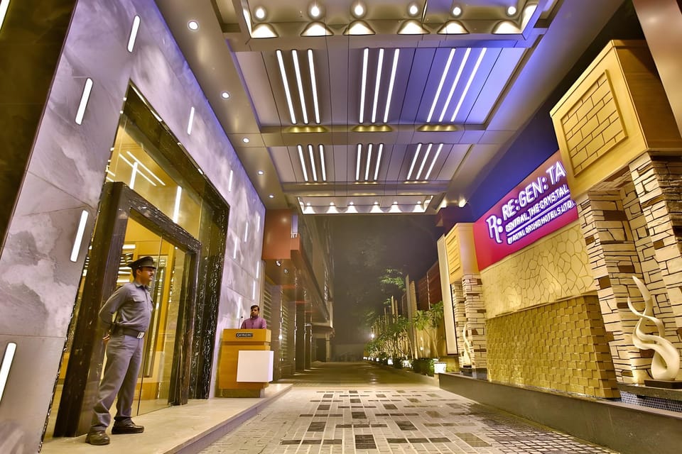 Regenta Central The Crystal Kanpur Hotel in Uttar Pradesh