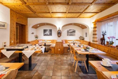 Garni Alpenrose - Grusaida Inn in Canton of Grisons
