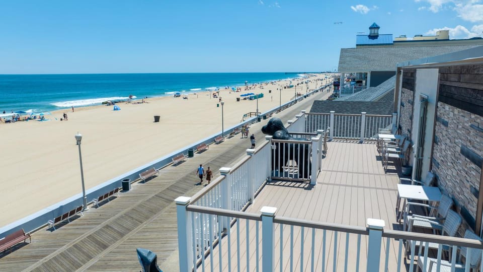Safari Hotel Boardwalk Hotel in Ocean City