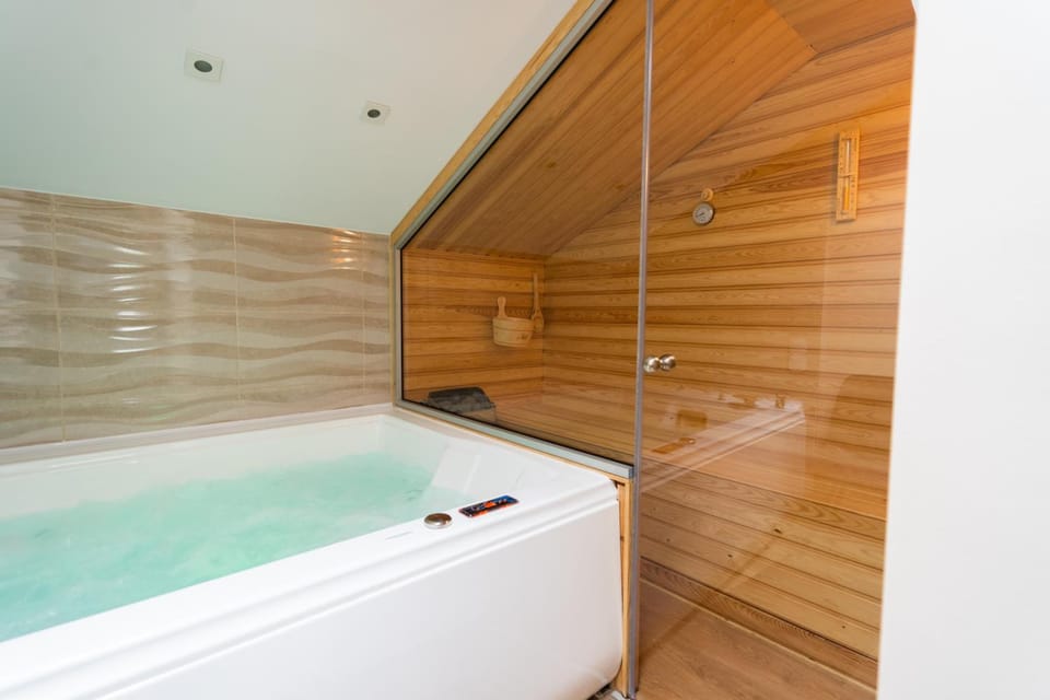 Olympus View Rooms Sauna & Spa Hotel in Litochoro