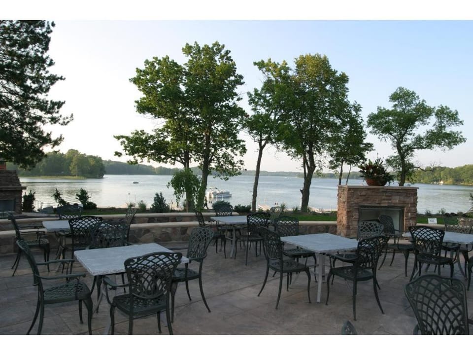 Balsam Lake Lodge Hotel in Balsam Lake