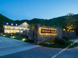 Yuexin Valley Moganshan Holiday Homestay Hotel in Zhejiang