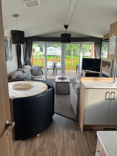 The Luxury break Sleeps 6 at 44 Kingfisher Court South facing Lodge in Tattershall