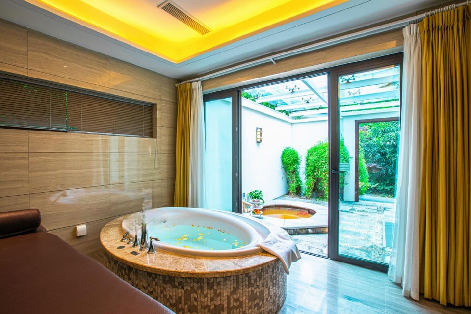 Landison Hotel Huzhou Hotel in Suzhou