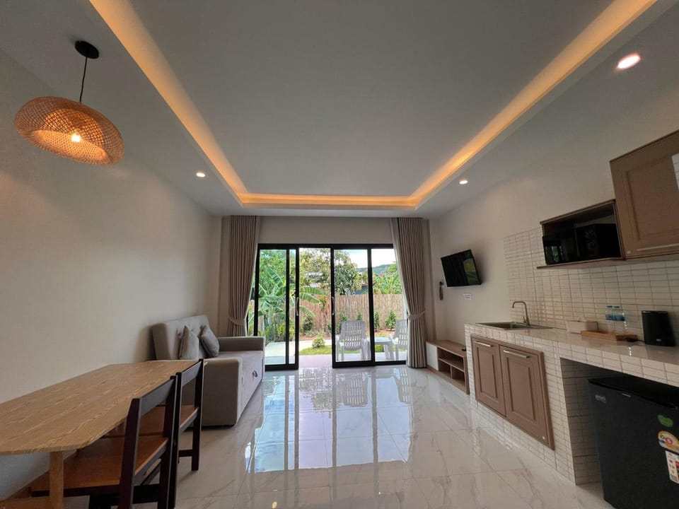 Prukrom Lanta Guesthouse Apartment hotel in Sala Dan