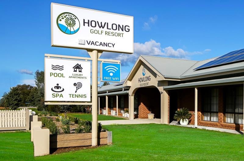 Howlong Golf Resort Motel in Victoria