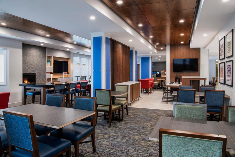 Holiday Inn Express & Suites Saskatoon Centre by IHG Hotel in Saskatoon