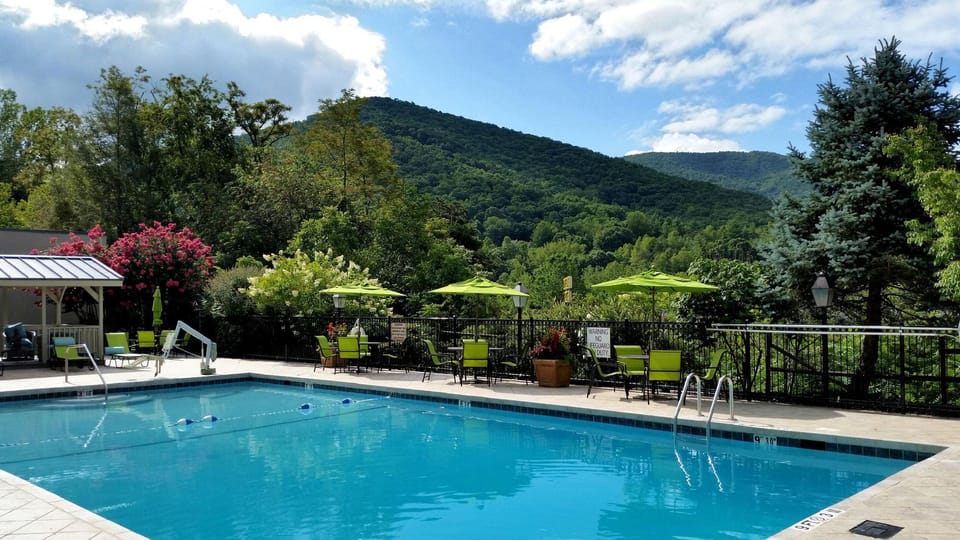 Holiday Inn Asheville East - Blue Ridge Pkwy By IHG Hotel in Swannanoa