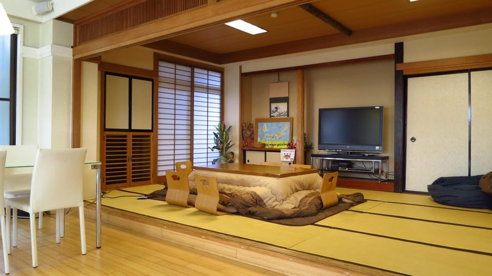 Shared lounge/TV area