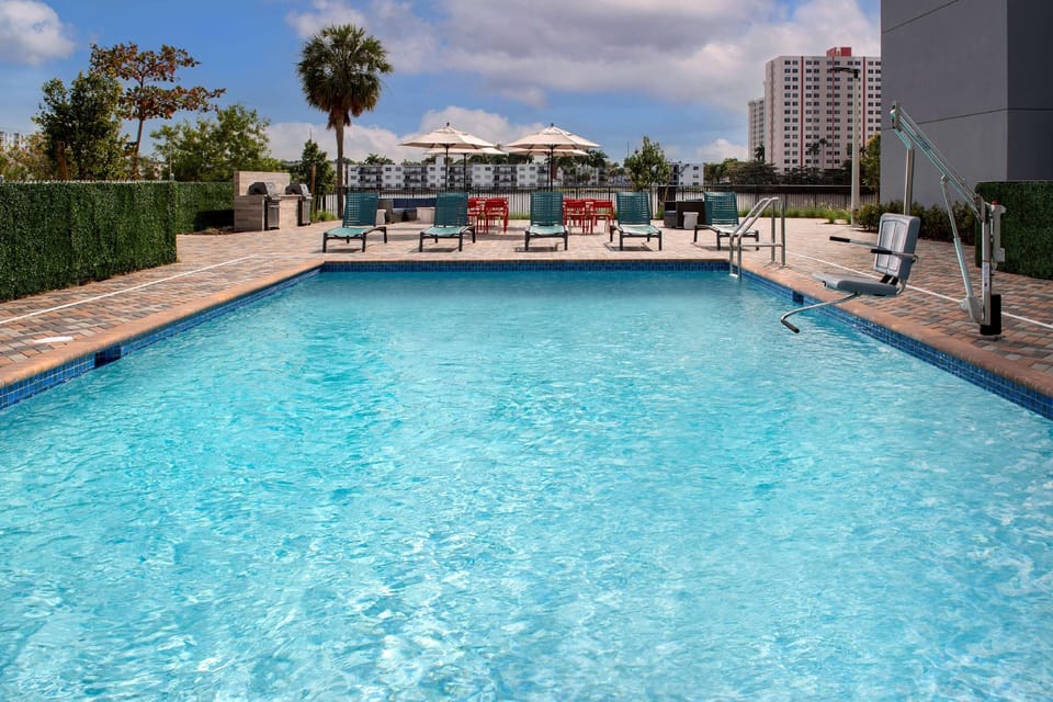 Swimming pool
