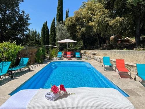 Les Horizons - SPA-JACUZZI - MASSAGE- SAUNA - 4 SAISONS - Piscine chauffee Toute l'annee - 800m cent Hotel in Provence-Alpes-Côte d'Azur