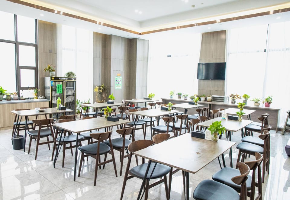 Leiketai Hotel (Feidong Wuyue Plaza Duihe Subway Station) Hotel in Jiangsu