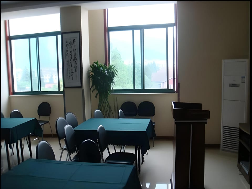 GreenTree Inn Wuxi Huishan District Taihu Huanle Garden Qianqiao Express Hotel Hotel in Suzhou