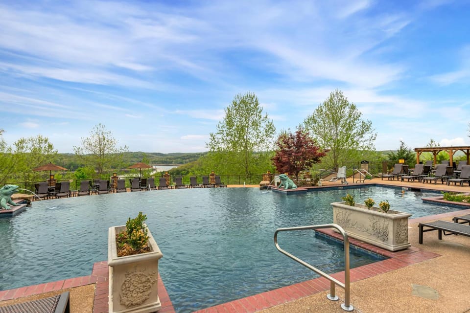 Hilton Grand Vacations Club Long Creek Ridgedale Hotel in Ridgedale