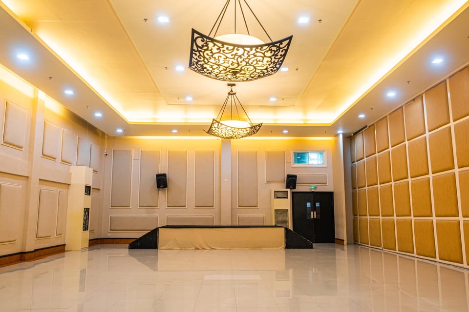 La Piazza Hotel and Convention Center Hotel in Bicol