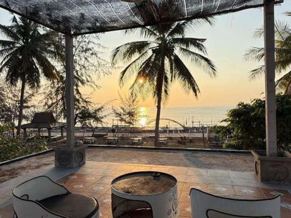 At-Pran Sunrise Beach Resort Resort in Prachuap Khiri Khan, Thailand