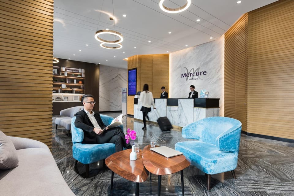 Mercure Shanghai Hongqiao Railway Station Hotel in Shanghai