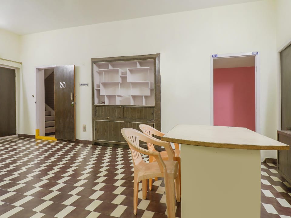 Hotel O Live Inn Guest House Hotel in Visakhapatnam