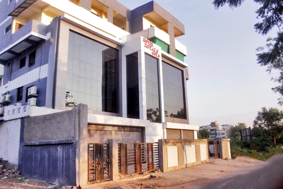 OYO Flagship Hotel Royals Gold Hotel in Maharashtra