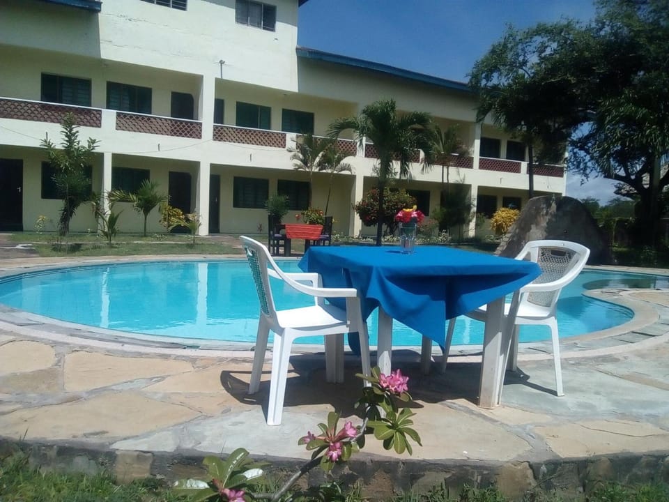 Swimming pool