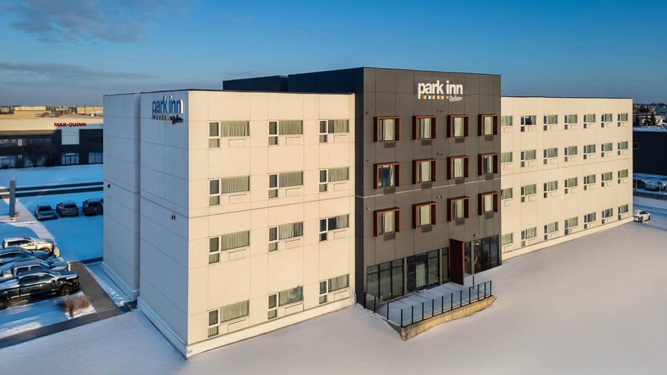 Park Inn by Radisson Edmonton Airport Hotel in Leduc