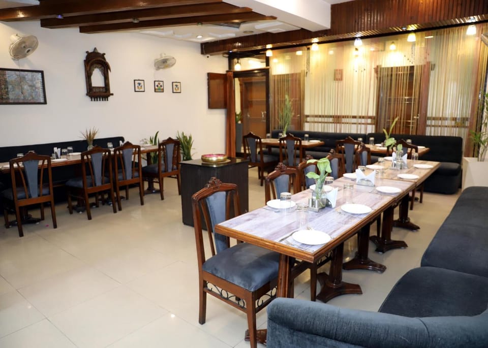 Hotel Yadu Residency Hotel in Uttar Pradesh