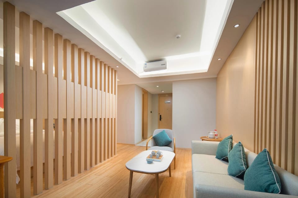 Borrman Hotel Jinan East Station Wanhong Plaza Hotel in Shandong