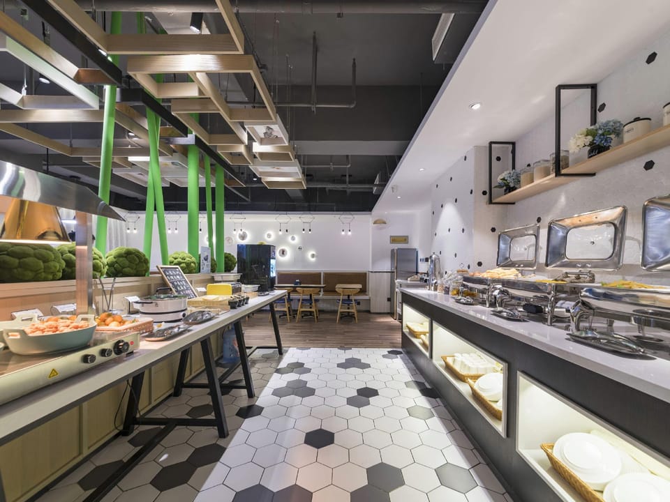 Borrman Hotel Jinan West Station Greenland Central Plaza Exhibition Center Hotel in Shandong