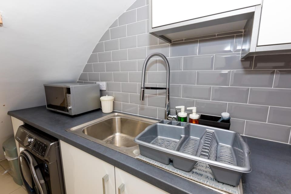 Comfortable stay in Shirley, Solihull - Room-2 Hotel in Shirley