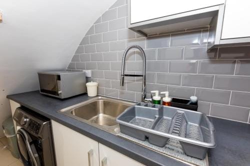 Comfortable stay in Shirley, Solihull - Room 3 Hotel in Shirley