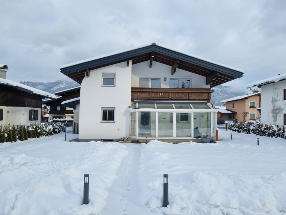 Spa Chalet Lodges by we rent Hotel in Zell am See