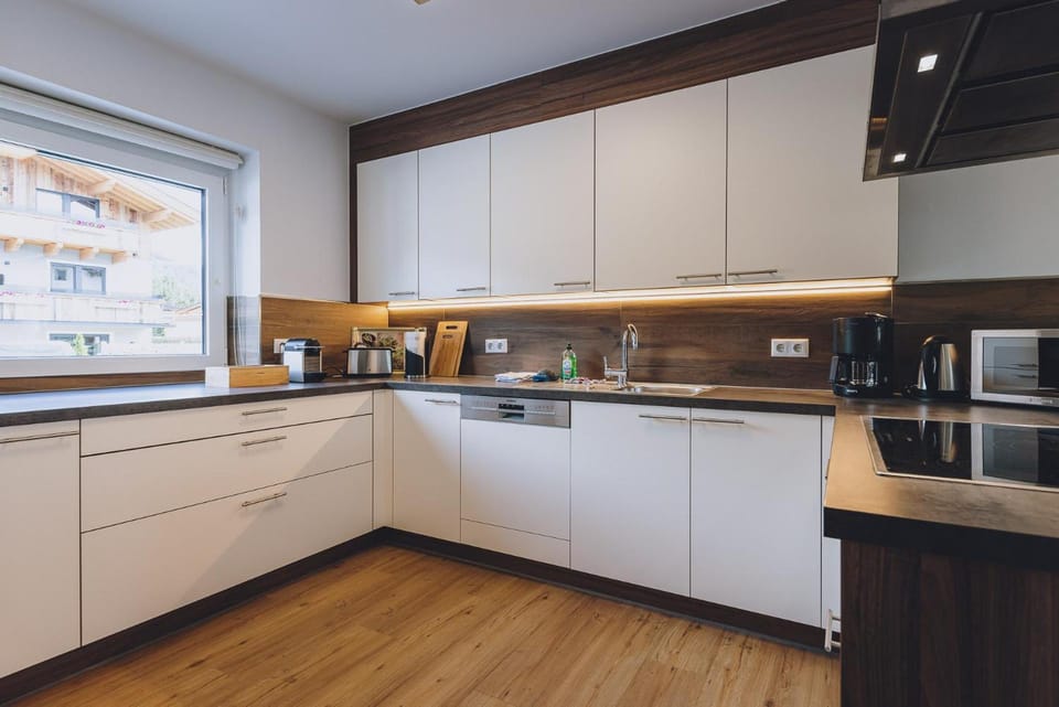Spa Chalet Lodges by we rent Hotel in Zell am See