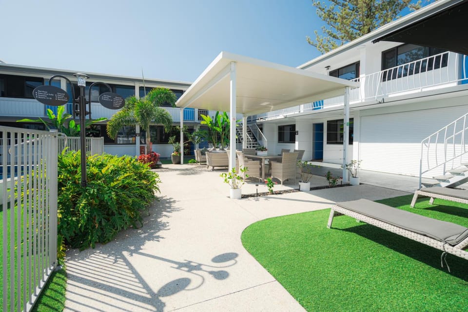 Montego Mermaid Beach Motel Motel in Mermaid Beach