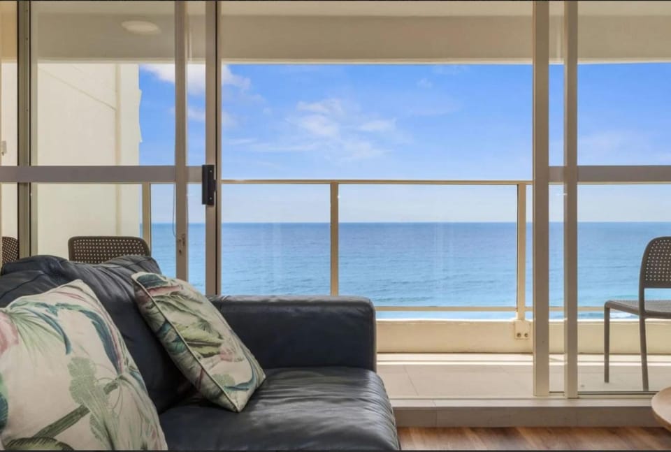 Viscount on the Beach Apartment hotel in Surfers Paradise