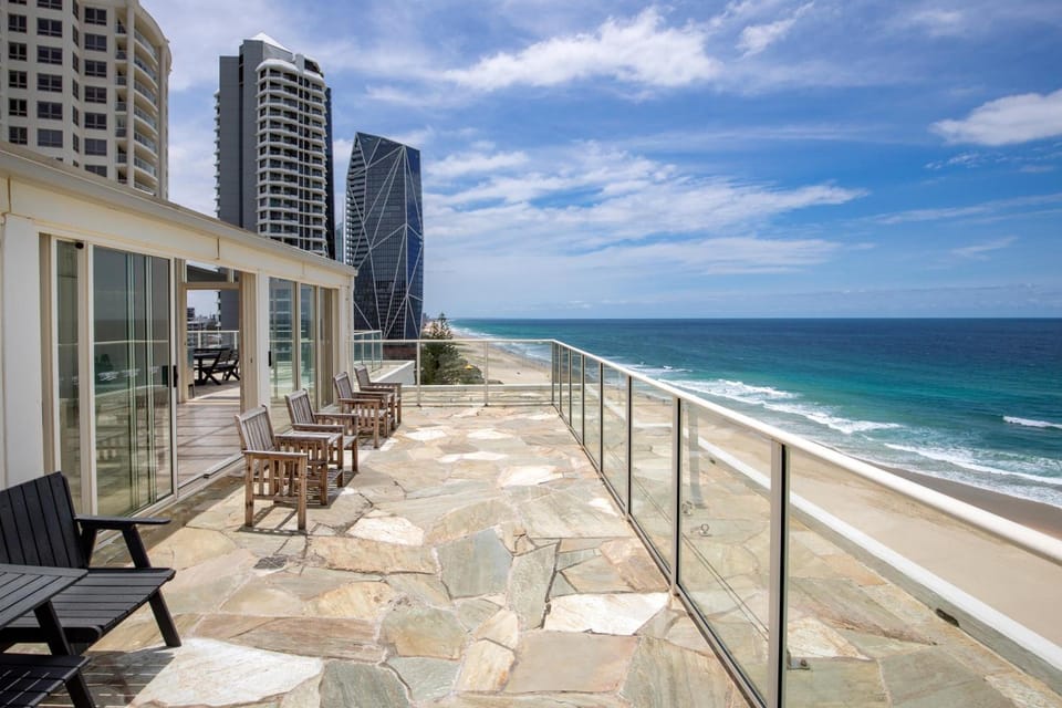 Viscount on the Beach Apartment hotel in Surfers Paradise