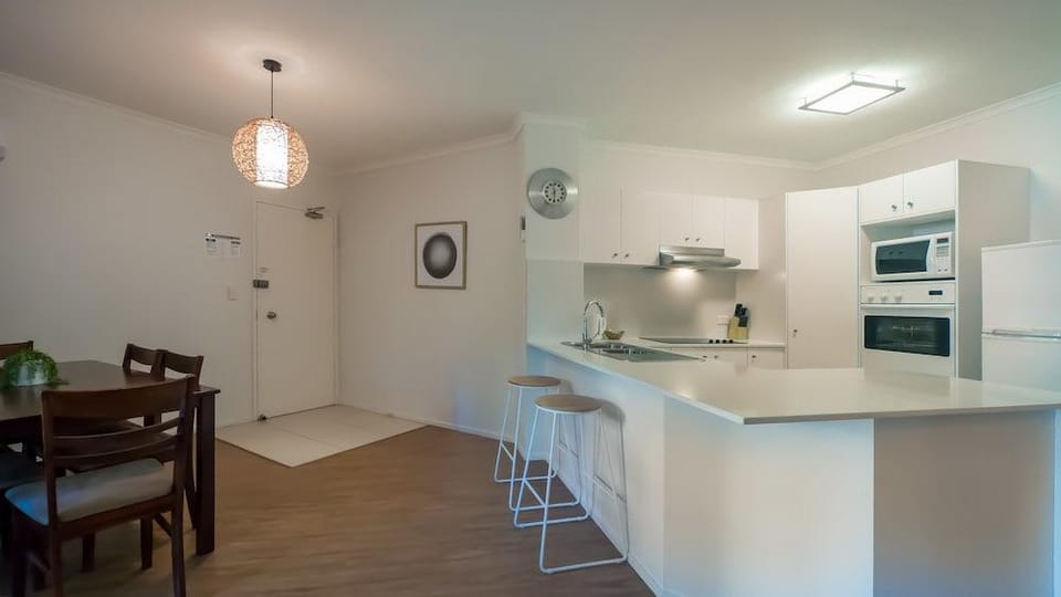Sanctuary Lake Apartment Apartment hotel in Gold Coast
