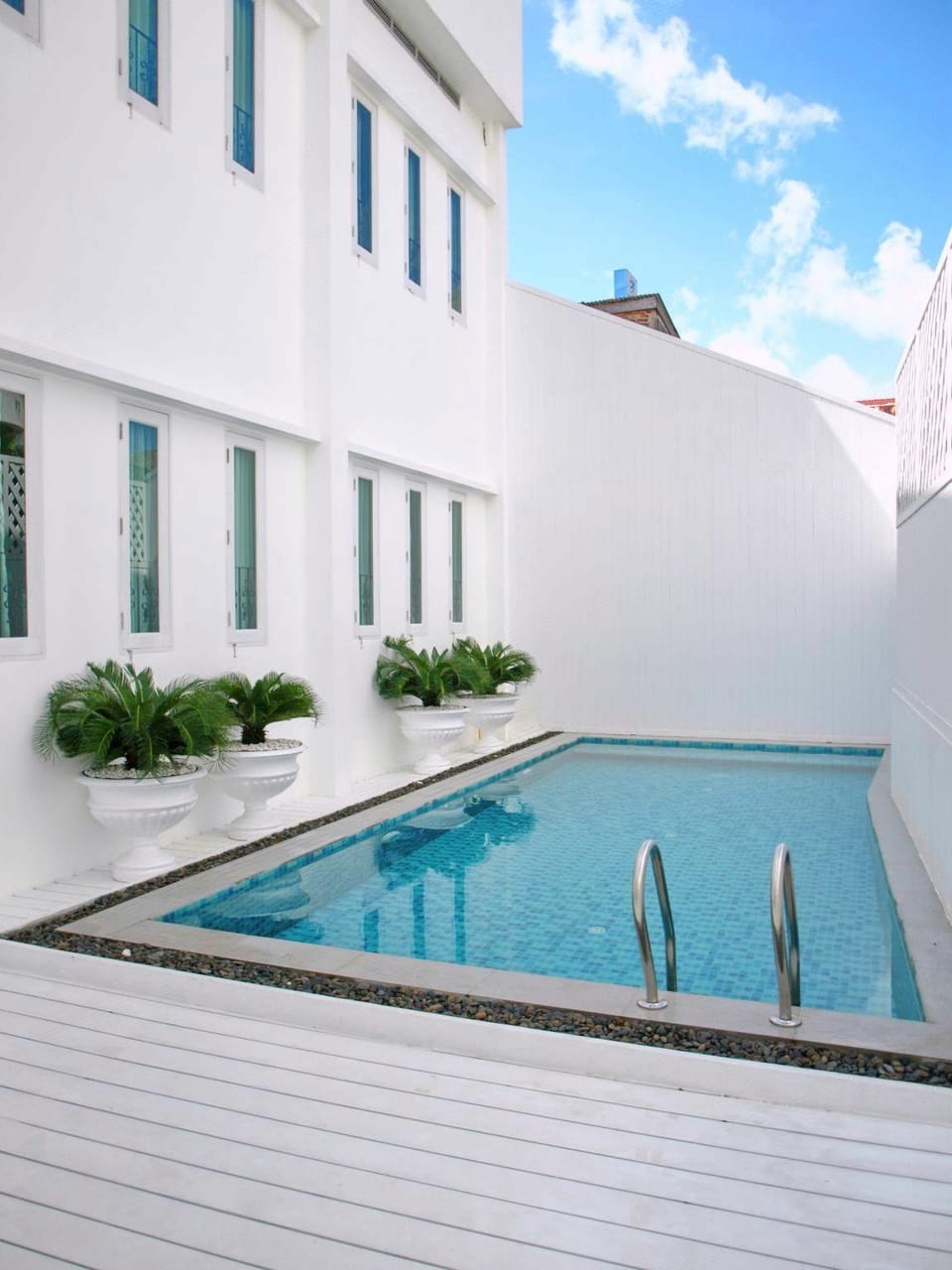 Casa Blanca Boutique Hotel Phuket Hotel in Wichit