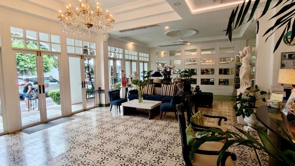 Casa Blanca Boutique Hotel Phuket Hotel in Wichit