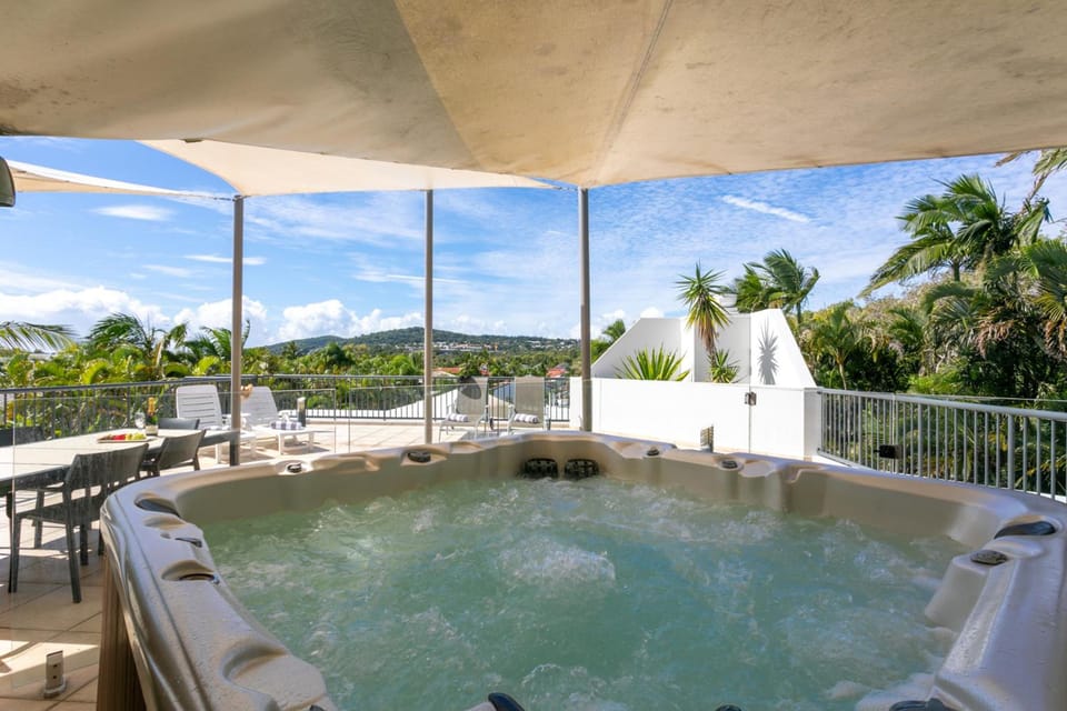 Noosa Tropicana Resort Apartment hotel in Noosa Heads